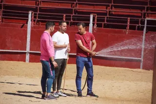 Capea y encierro en Carrascal de Barregas