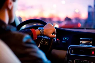 Conductor al volante | Fotografía Consumidor Global