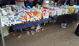 La Policía se incauta de un millar de productos sanitarios y cosméticos caducados en el mercadillo