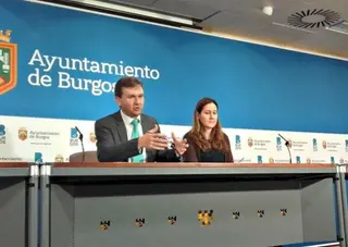 La oposición no entiende como el alcalde lleva al Pleno la aprobación de los presupuestos, éste recula y los deja para el día 23