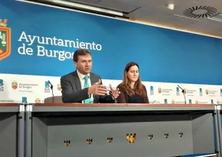 La oposición no entiende como el alcalde lleva al Pleno la aprobación de los presupuestos, éste recula y los deja para el día 23