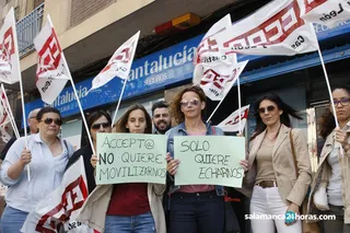Concentración de CCOO en Santalucía 8