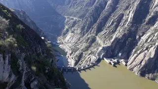 La presa de Aldeadávila de la Ribera posee la central hidroeléctrica de mayor producción de España
