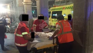 Hieren de varias puñaladas a un joven al que iban a robar un móvil en Gran Vía