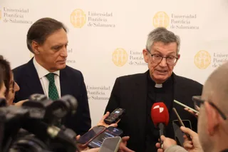 Reunión pontificia y ayuntamiento