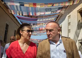 El consejero de la Presidencia, Jesús Julio Carnero, y la delegada del Gobierno en Castilla y León, Virginia Barcones, en su visita a la zona de La Raya