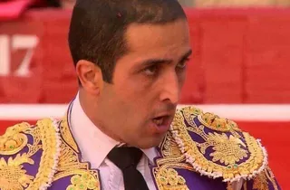 Vuelta al ruedo de Javier Castaño en un polémico cierre de San Fermín