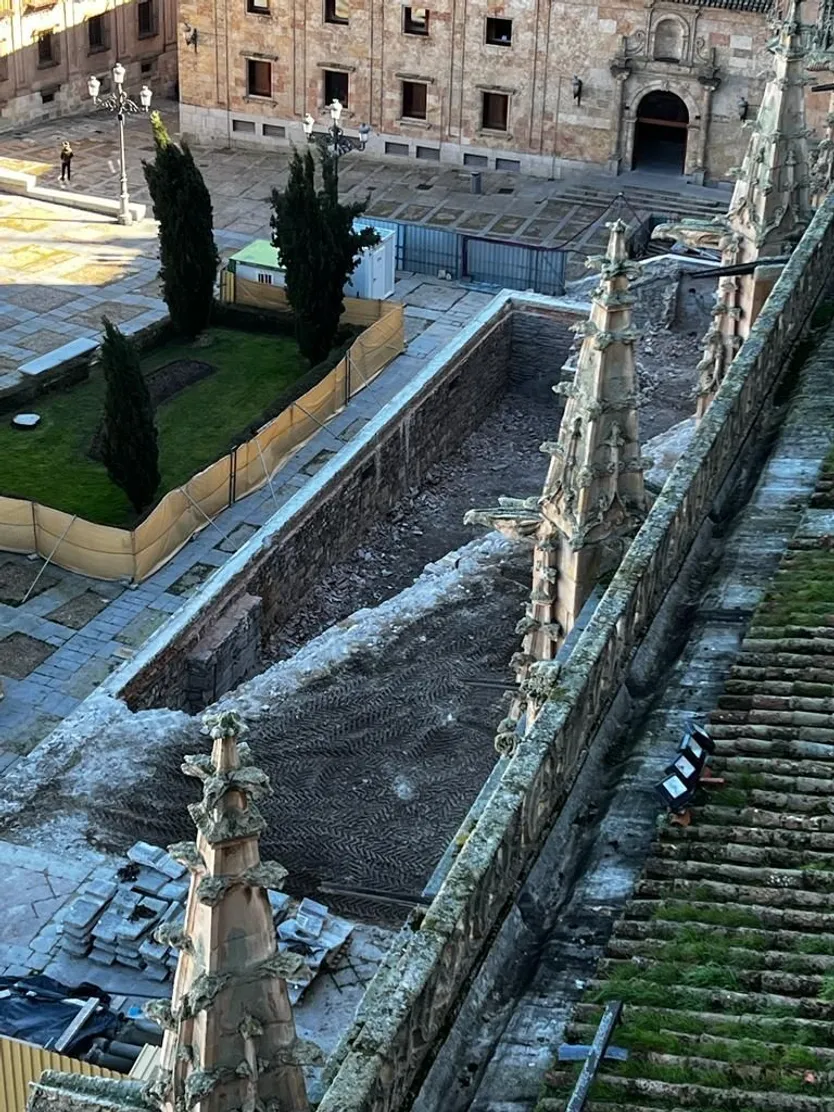 Obras en el atrio catedralicio desde la torre de la Catedral