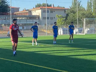 Ramiro Mayor, Farru y Mikel Serrano, en un entrenamiento de Unionistas | FOTO SALAMANCA24HORAS.COM