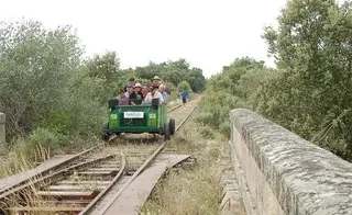 La vía ferroviaria de Las Arribes ya es transitable en 23 kilómetros
