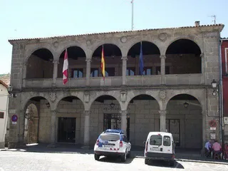 El Consistorio bejarano se viste de rojigualda