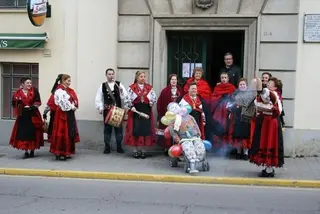 Las Águedas calientan motores