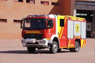 Archivo. Un camión de extinción de incendios en el interior del Parque de Bomberos de Salamanca