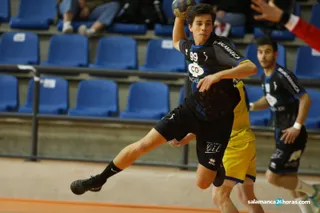 El BM Salamanca remonta en la segunda parte ante Lafuente Pereda