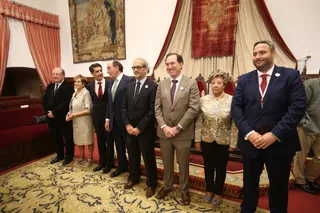 Alumni nombra socios de honor a Ignacio Sánchez Galán, Araceli Mangas y Manuel Ventero