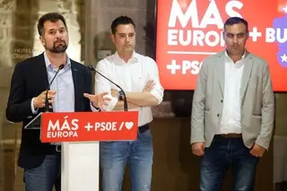 El secretario general del PsoeCyL, Luis Tudanca reacciona a los resultados de las elecciones europeas. Foto Ricardo Ordoñez | ICAL