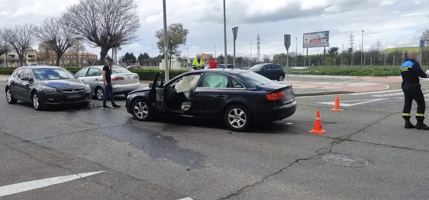 Accidente cruce de Jesús Arambarri con calle Portugaleses