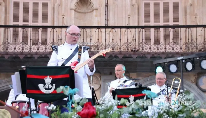 La Salamanca Band y Cornetas del Regimiento de The RIFLES