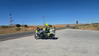 Una persona resulta herida tras precipitarse desde una báscula en Villoria