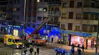 Bomberos de Salamanca, Policía Local, Policía Nacional y una ambulancia en el paseo de Carmelitas | S24H