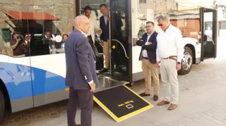 Dos nuevos autobuses híbridos se incorporan al transporte metropolitano de Salamanca