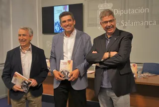José Luis Martín presenta la primera monografía sobre la historia de los nombres salmantinos