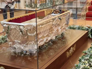 Apertura de la basílica de la Anunciación para venerar el cuerpo de Santa Teresa en Alba de Tormes 111 años después
