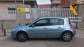 Vehículo aprehendido por la Guardia Civil durante la operación que permitió la detención de la pareja vecina de La Fuente de San Esteban