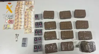 Detenido un varón tras una incautación de casi 7 kilos de pastillas de hachís en Fuentes de Béjar. Foto Guardia Civil