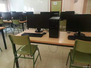 Aula de un colegio en una foto de archivo. S24H.