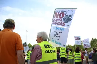 Manifestación contra los olores en Villamayor, junto al parque Científico.