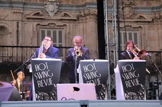 Ferias y Fiestas 2017: Hot Swing Revue