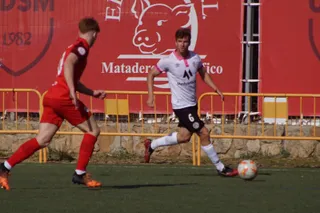 Peli, ante Diego Alonso | FOTO SALAMANCA24HORAS.COM
