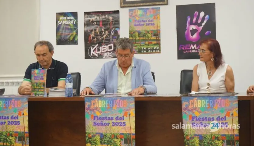 Eulalia Recio y Claudio del Río presentan el programa de fiestas del señor de Cabrerizos (20)