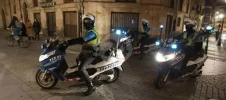 La Policía Local desaloja un piso en la calle de los Perdones. Foto de archivo