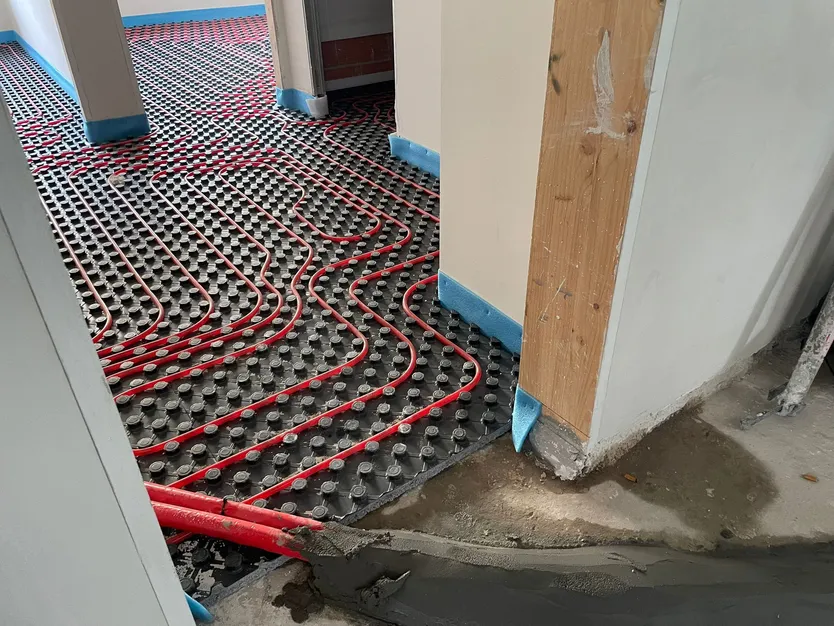 Fernando Carabias, concejal de fomento visita la construcción de 48 viviendas en alquiler, trasteros y plazas de garaje van a estar a disposición de personas mayores o con movilidad reducida en 2025 en el barrio Capuchinos