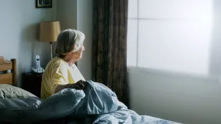 Mujer en la cama. Depresión. Soledad | EP
