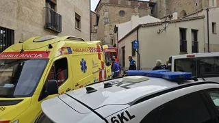 Cae un muro en la calle Tentenecio