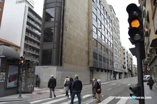 Paso de cebra Semáforo en ambar