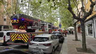 Comprobación de humo en la avenida de Portugal. Fotos Andrea M.