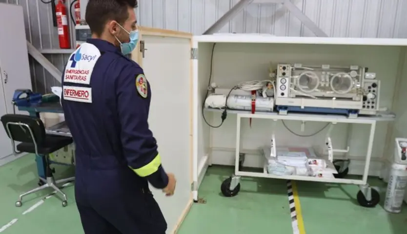 Helicóptero medicalizado del 112, aeropuerto de Matacán (38)