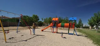 El Ayuntamiento acomete la primera renovación de Villas de Valdelagua desde su construcción