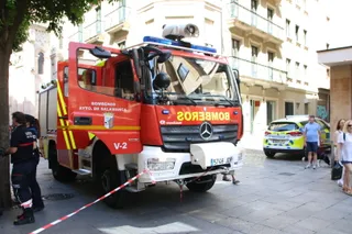 Movilización de bomberos en la calle Toro / Andrea Mateos