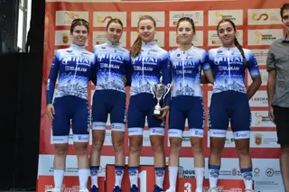 Varias corredoras del Mirat Team