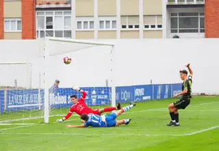 Rabanillo y Iago Parga ante el Avilés | FOTO CD GUIJUELO