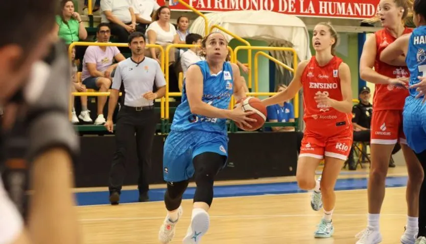 Partido de exhibición de Perfumerías Avenida ante el Club Ensino Luengo