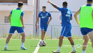 Rastrojo, en un entrenamiento con Unionistas | FOTO SALAMANCA24HORAS.COM
