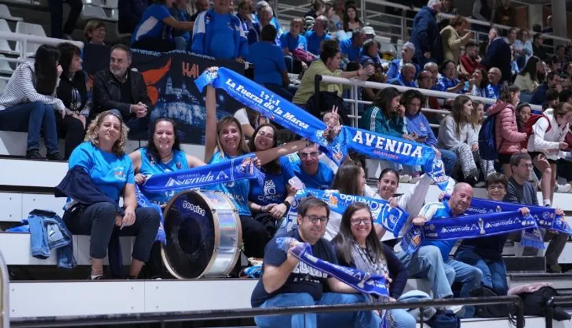 Afición de Perfumerías Avenida ante el Ardoi | FOTO CB AVENIDA