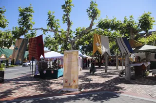Villamayor. Mercado medieval, concentración de coches y juegos tradicionales