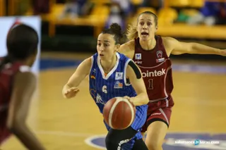 Silvia en el partido de ida frente al Gernika